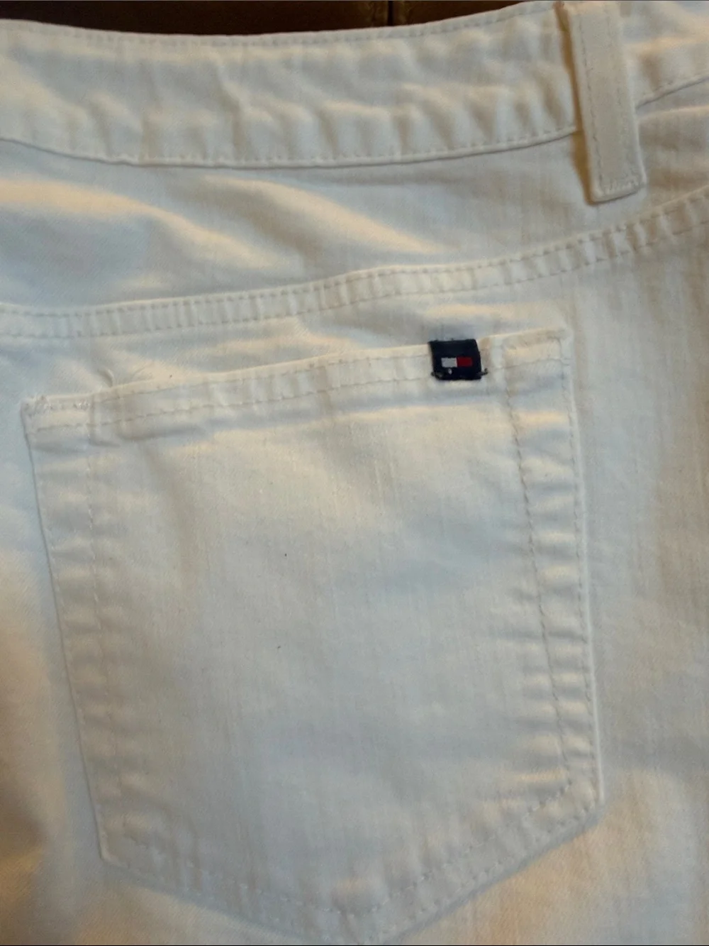 Tommy Helfiger white denim skirt -soft somewhat stretchy fabric sz16
